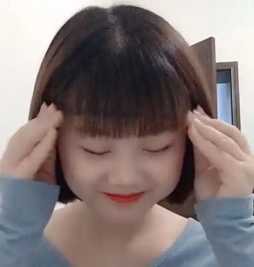 终于知道女生为啥爱留刘海小姐姐掀起刘海,瞬间脱粉上万
