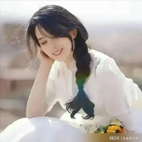 汪峰女友森林北半夜4点不睡,怒回网友姐不是小三,要的是爱情