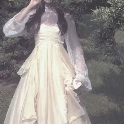 满满仙女味女生头像半身白色裙子部位图