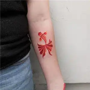 好看红色金鱼纹身图案大全带纹身的女生头像