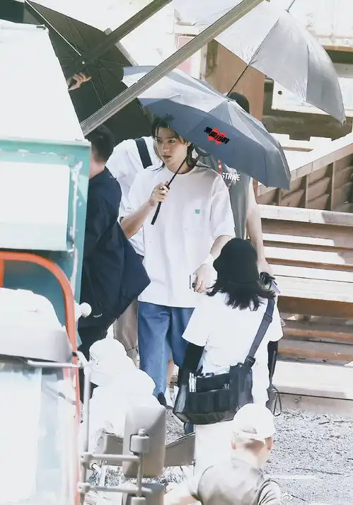 组图龚俊狐妖小红娘出妆路透曝光古装长发造型侧颜俊朗