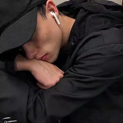 颓废男头像,一个人的悲伤只有自己承受