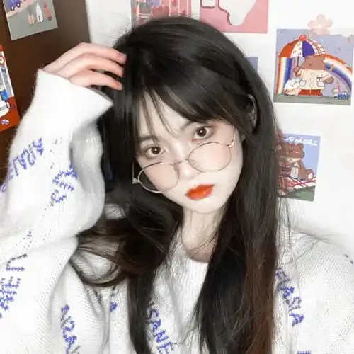 女生头像别人已经是一房两人三餐四季