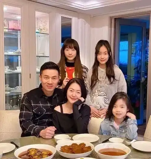小s老公拒绝给大s介绍对象她对男人挑战太大,没人愿意和她生活