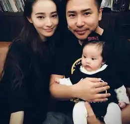 欧弟女儿含奶嘴大眼呆萌老婆郑云灿产后甩16公斤恢复身材