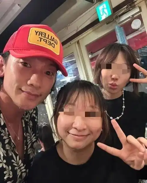rain金泰熙东京七夕浪漫夜44岁素颜女神美翻全场