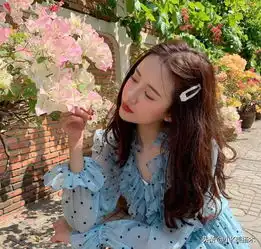 陈赫娇妻张子萱,穿碎花裙又甜又美,搭披肩长卷发尽显女神范