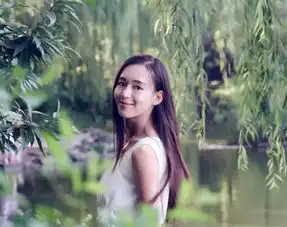 她是美女学霸,26岁成北大博士,直播吸粉百万,要去当网红