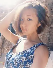 刘欢22岁爱女刘熠思性感私照曝光狂野秀乳沟