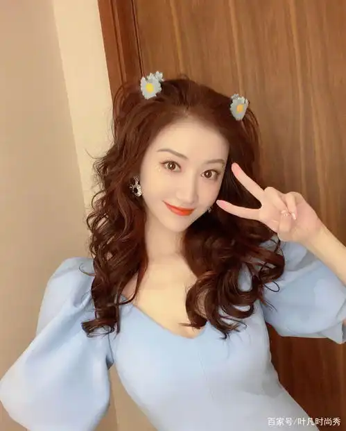 景甜超美泡泡袖连衣裙曝光,甜美面容魔鬼身材,不愧是气质女神