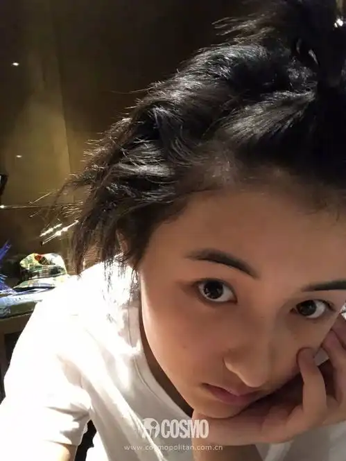 90后的尾巴,00后的开头,小小花都是真宝藏女孩鸭