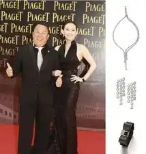 曾宝仪细品伯爵金像奖的红毯丽影服饰瑞丽网rayli.com.cn