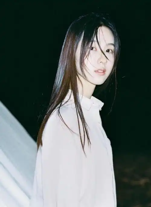 盘点娱乐圈的美女学霸,让人猜不到有她,高考前夕还在拍戏