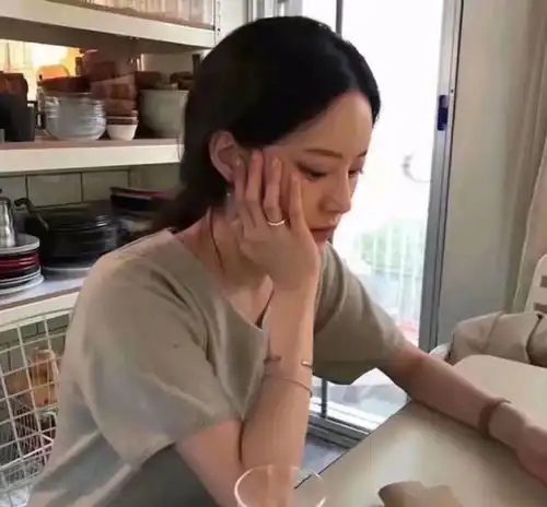 女生头像你还能和冬天一起来吗