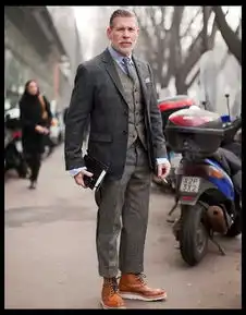 时尚街拍潮男,教你西装袋巾造型术