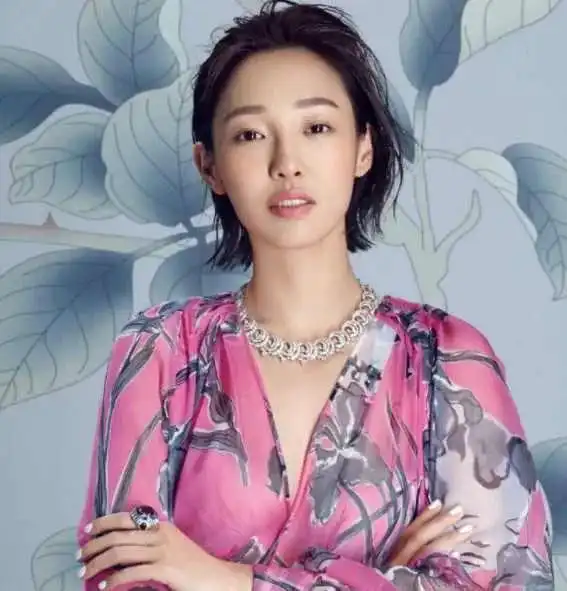 妩媚多姿的美女白百何