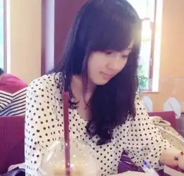 孟非爱女近照曝光清纯女神范儿皮肤白皙笑容甜美