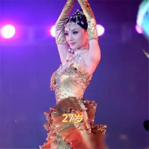 明星荣获金鹰女神的年龄,唐嫣33岁,赵丽颖27岁,而她才仅19岁