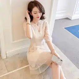 今夏流行的一字肩连衣裙,比蕾丝裙漂亮,让你瞬间变女神