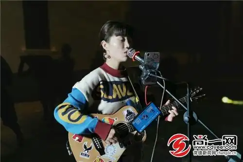 温柔女孩有趣灵魂颠覆民谣歌手定义