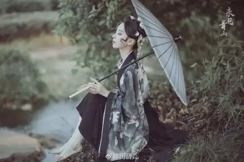 汉服小仙女三言不够语,话尽还一朝