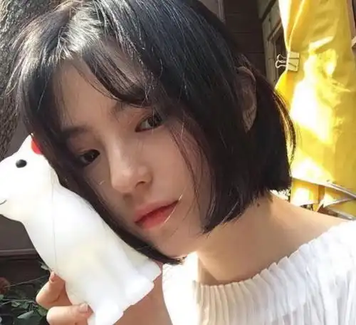 女生脸上有这3个特点,剪短发会羡煞旁人,小仙女一枚