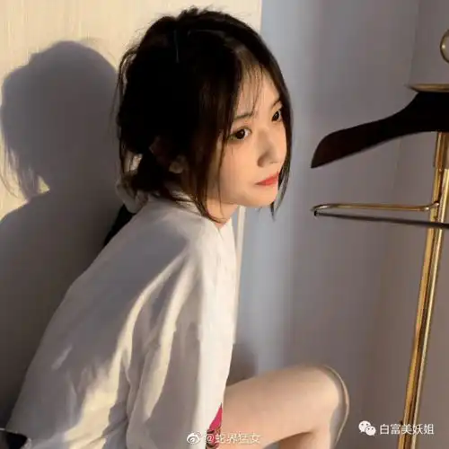 抖音公认比半藏森林还茶的学霸美女翻车网曝素人还学历造假