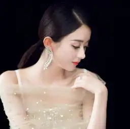 你是什么样的脸型,就该配什么样的耳饰戴错真掉价