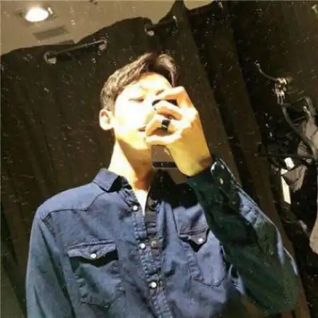 帅气男生头像孤独感的,清醒地看着自己沦陷