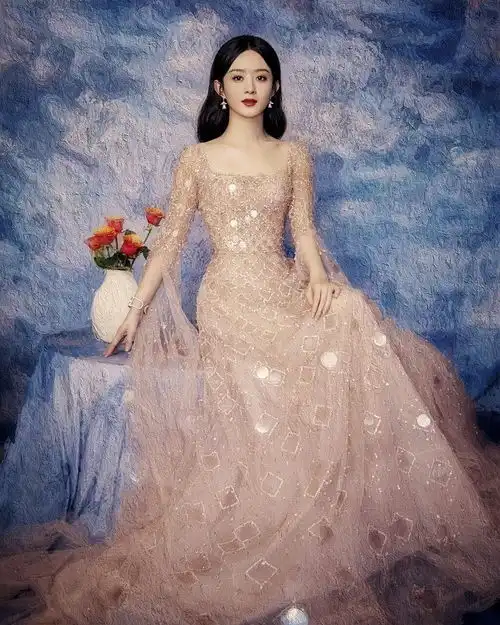 赵丽颖变身油画少女好优雅,菱形方块好似鱼鳞,像是仙女下凡