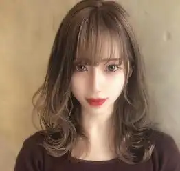 7款精选带刘海的发型,让你脸型显小还减龄,优雅时尚更有女人味