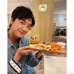 组图福原爱打卡动漫主题餐厅少女心不减恳请大家别嫌弃她
