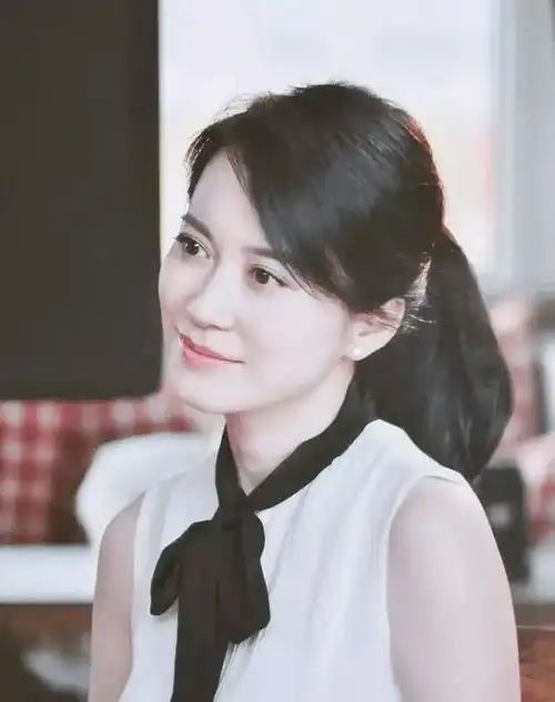 她48岁都没结婚,被问及生理需求问题,一句话让男人羞愧