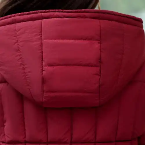 女人长再漂亮,开春也别穿紧身衣,看南方女人怎么穿,高贵又减龄