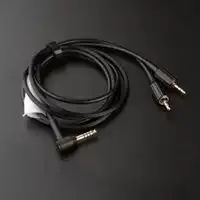 用耳机线绕成的头像