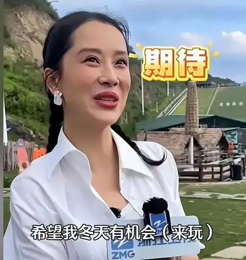 从海清到黄奕,看了这6位中年女星近照,让人明白自然脸有多重要