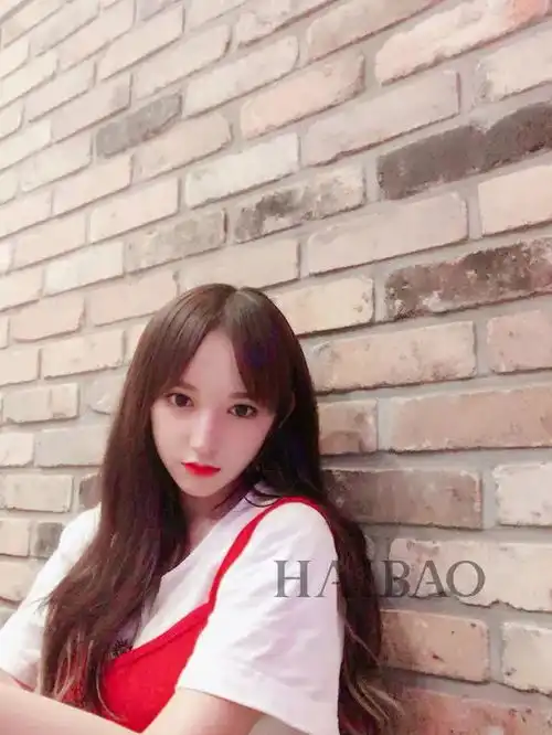 厉害20岁被叫人形芭比,韩国最火的中国妹子是她