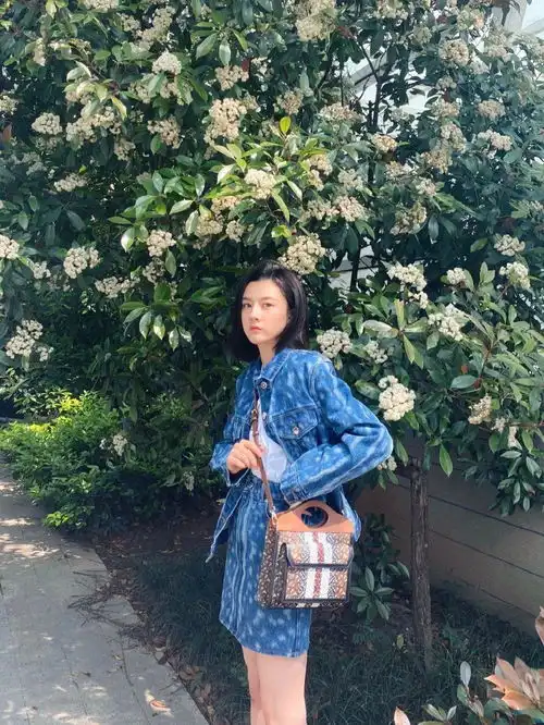 宋祖儿夏日鬼马look大赏,甜的辣的酷的她都有