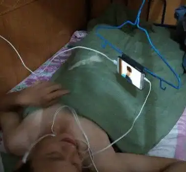 搞笑段子我和你爸约好了吃牛排的,我快迟到了