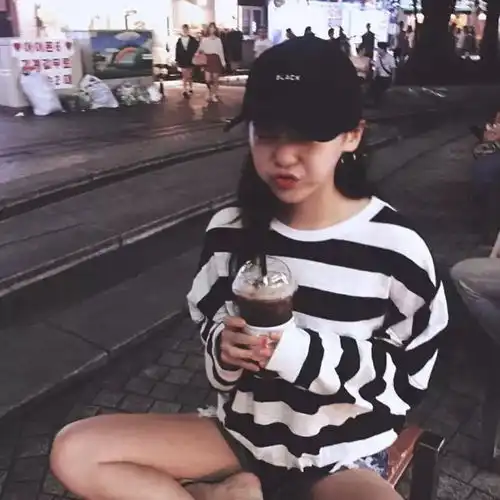 女生头像丨有些事情不是我不在意而是我在意了又能怎样