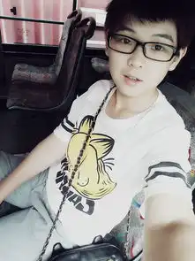 天生的娃娃脸,性格像男孩,有点高冷的女孩子应该穿哪类衣服比较适合