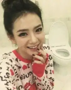 戚薇沉迷马桶自拍迷之爱好如此偏爱马桶究竟是为什么