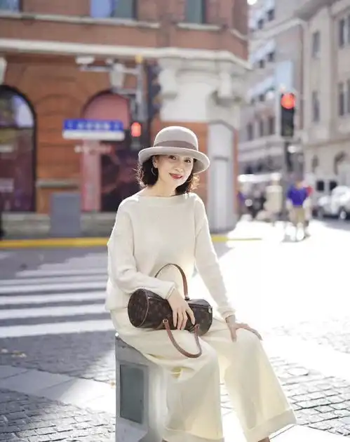 中年女人怎样穿出时尚感看三木妈妈的四套穿搭,美丽优雅有气质