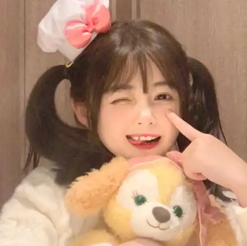 可爱搞怪女生头像02