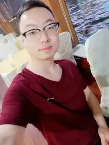 不戴眼镜和戴眼镜哪个更招女孩喜欢我是高度近视