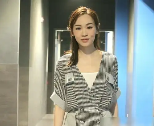 杨思琦出席综艺体验普通生活,并罕见谈及其sh丈夫的神秘面纱