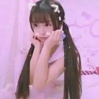 长发可爱女生