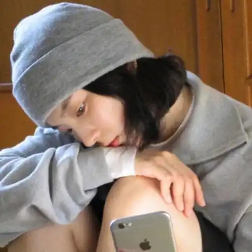 头像生活处处是坎坷笑到最后是大哥
