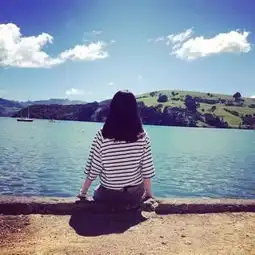 女人,一定要远离哭穷的男人