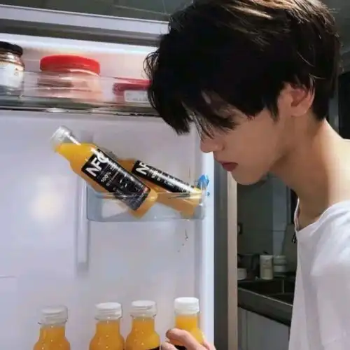 头像好看的男生头像